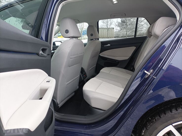 Volkswagen Golf VIII Life 1.0 eTSI DSG