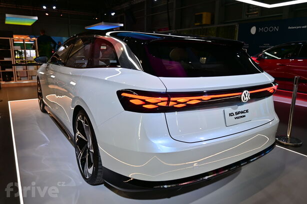 Volkswagen ID. Space Vizzion