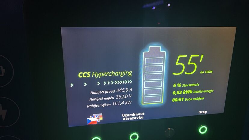 Volkswagen ID.4 - nabíjení na Hyperchargeru