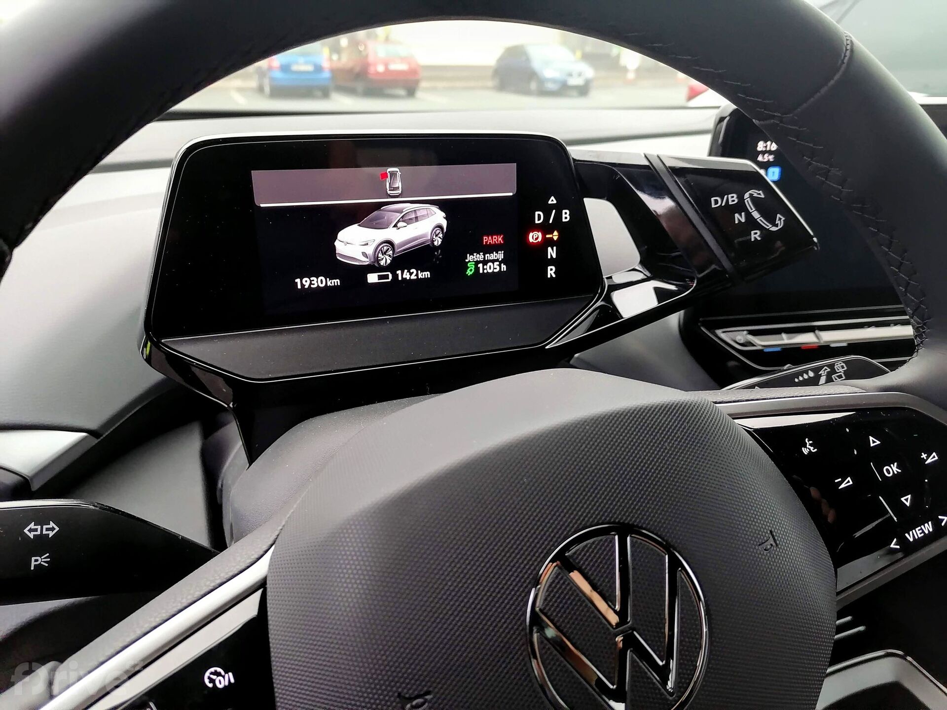 Volkswagen ID4, přístrojový štít