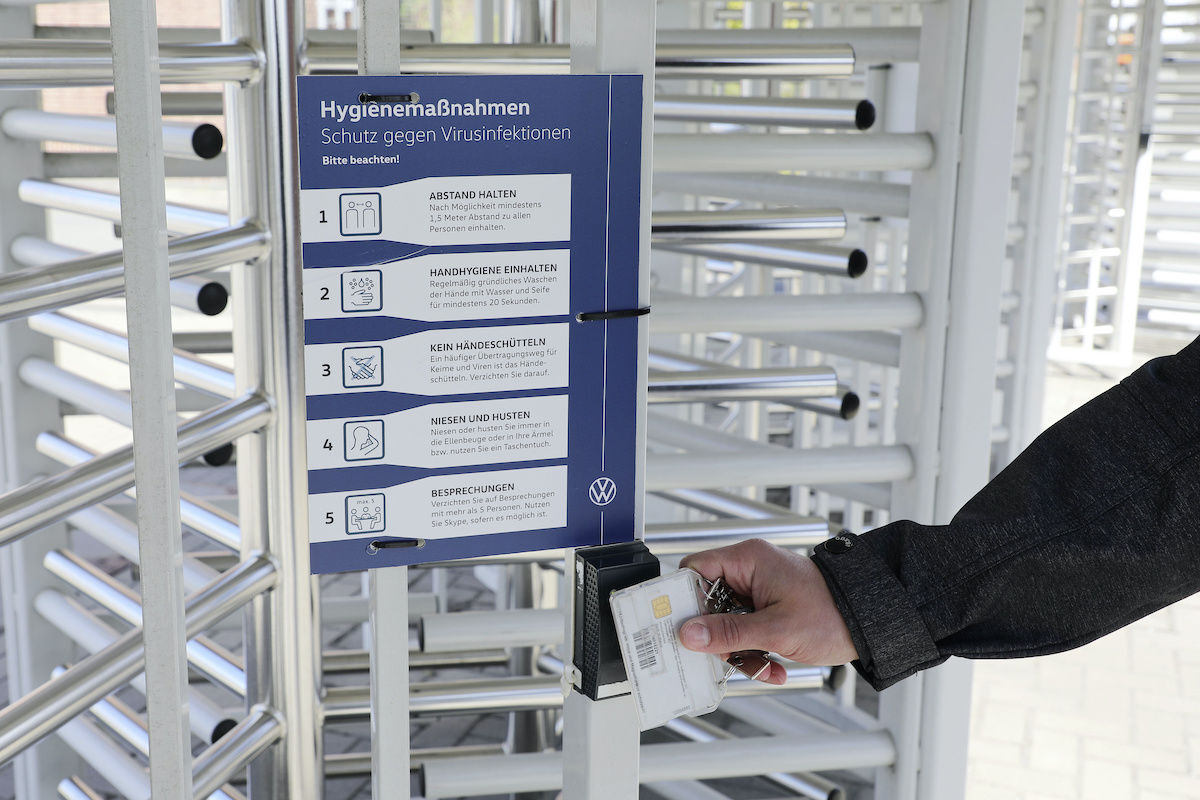 Volkswagen obnovuje výroby svých závodů