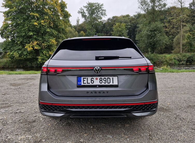 Volkswagen Passat (2024)