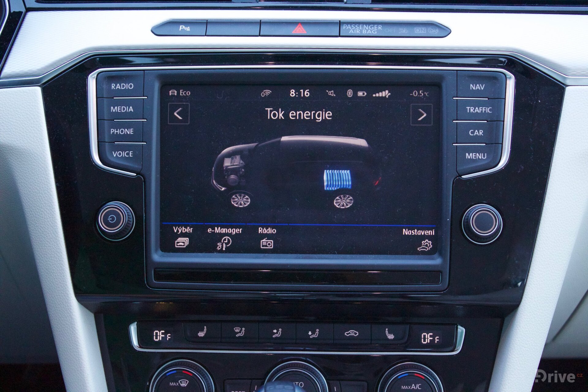 Volkswagen Passat GTE (2015)