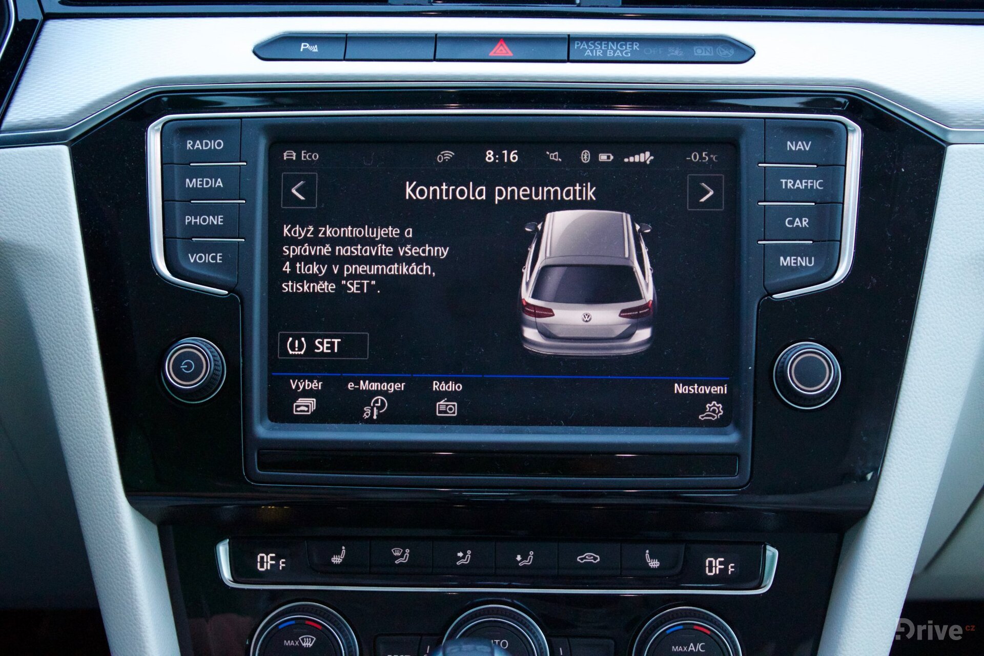 Volkswagen Passat GTE (2015)