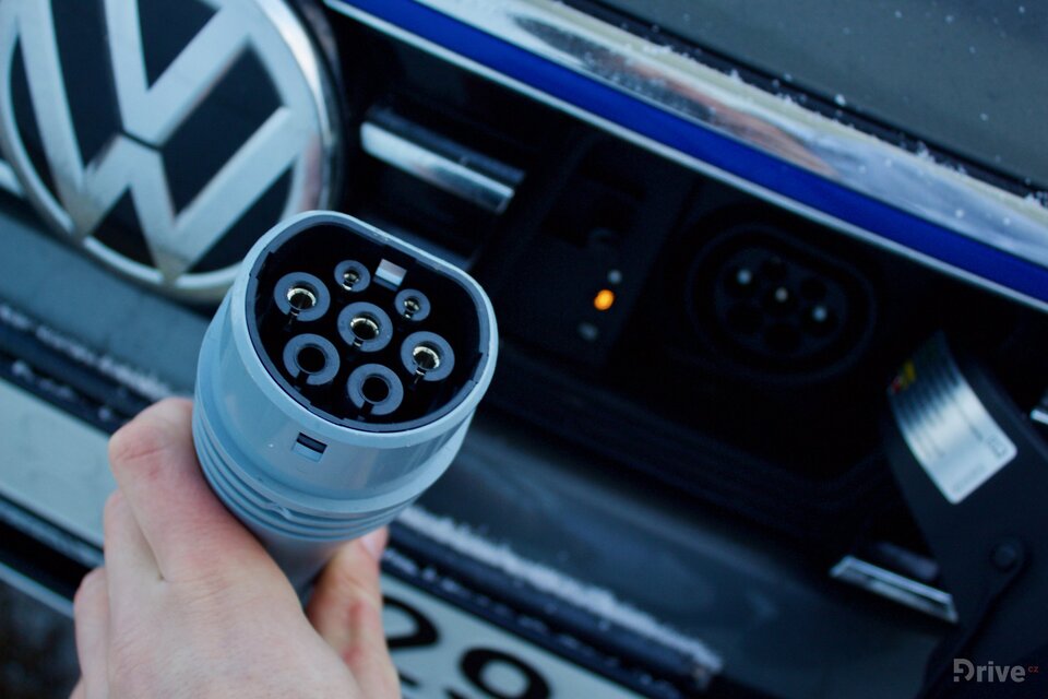 Volkswagen Passat GTE (2015)