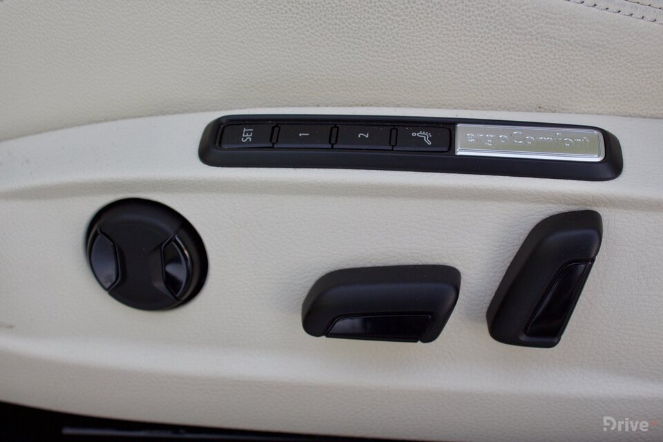 Volkswagen Passat GTE (2015)