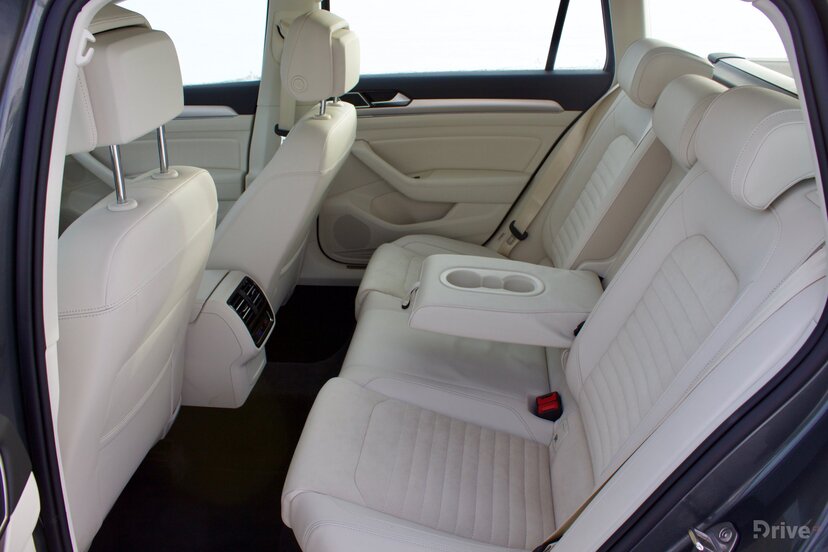 Volkswagen Passat GTE (2015)