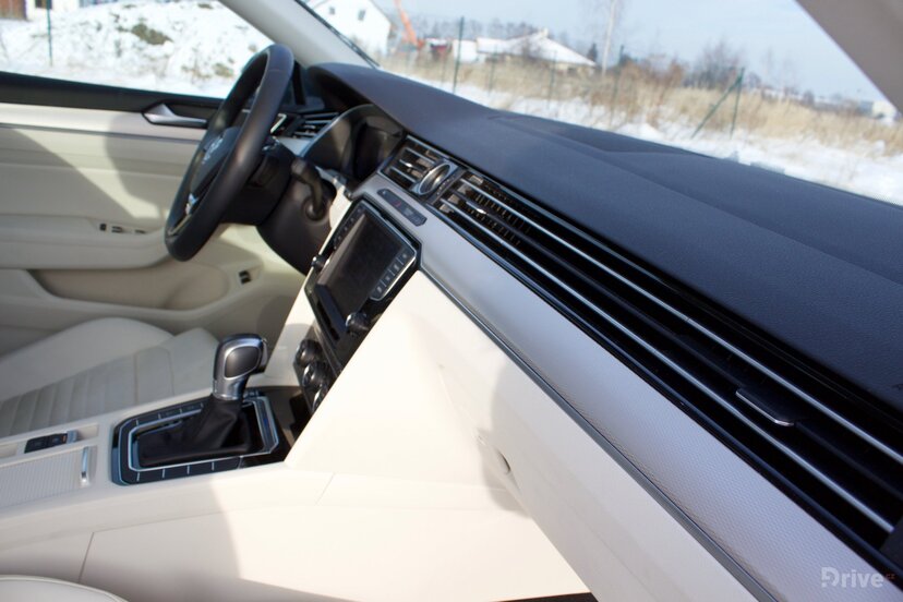 Volkswagen Passat GTE (2015)