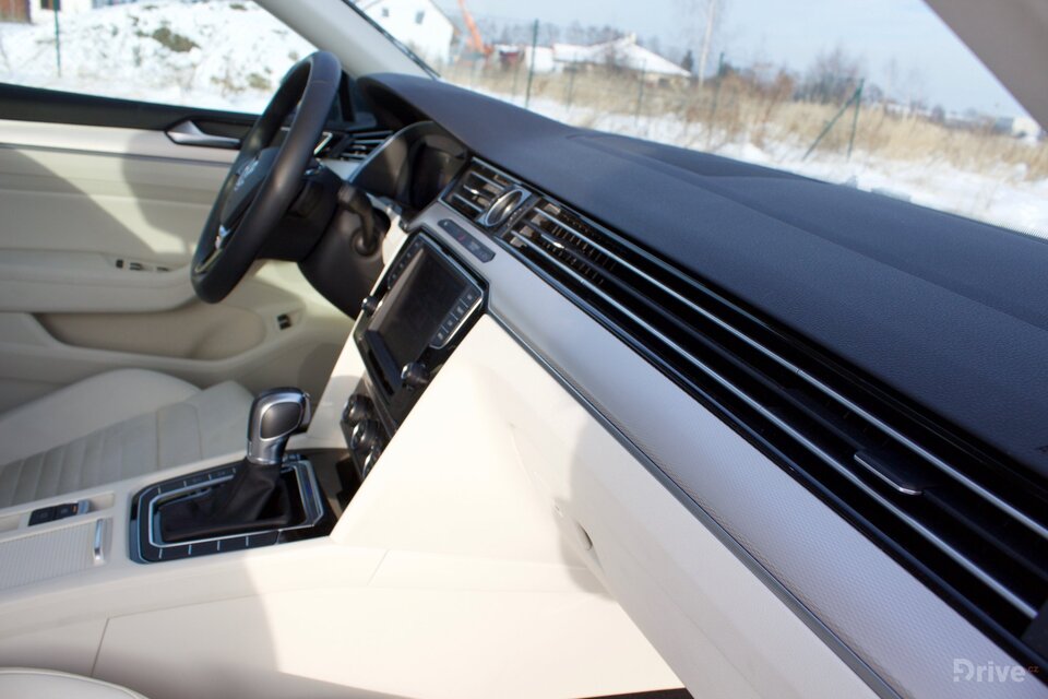 Volkswagen Passat GTE (2015)