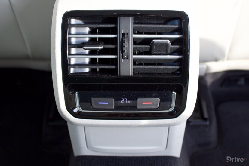 Volkswagen Passat GTE (2015)