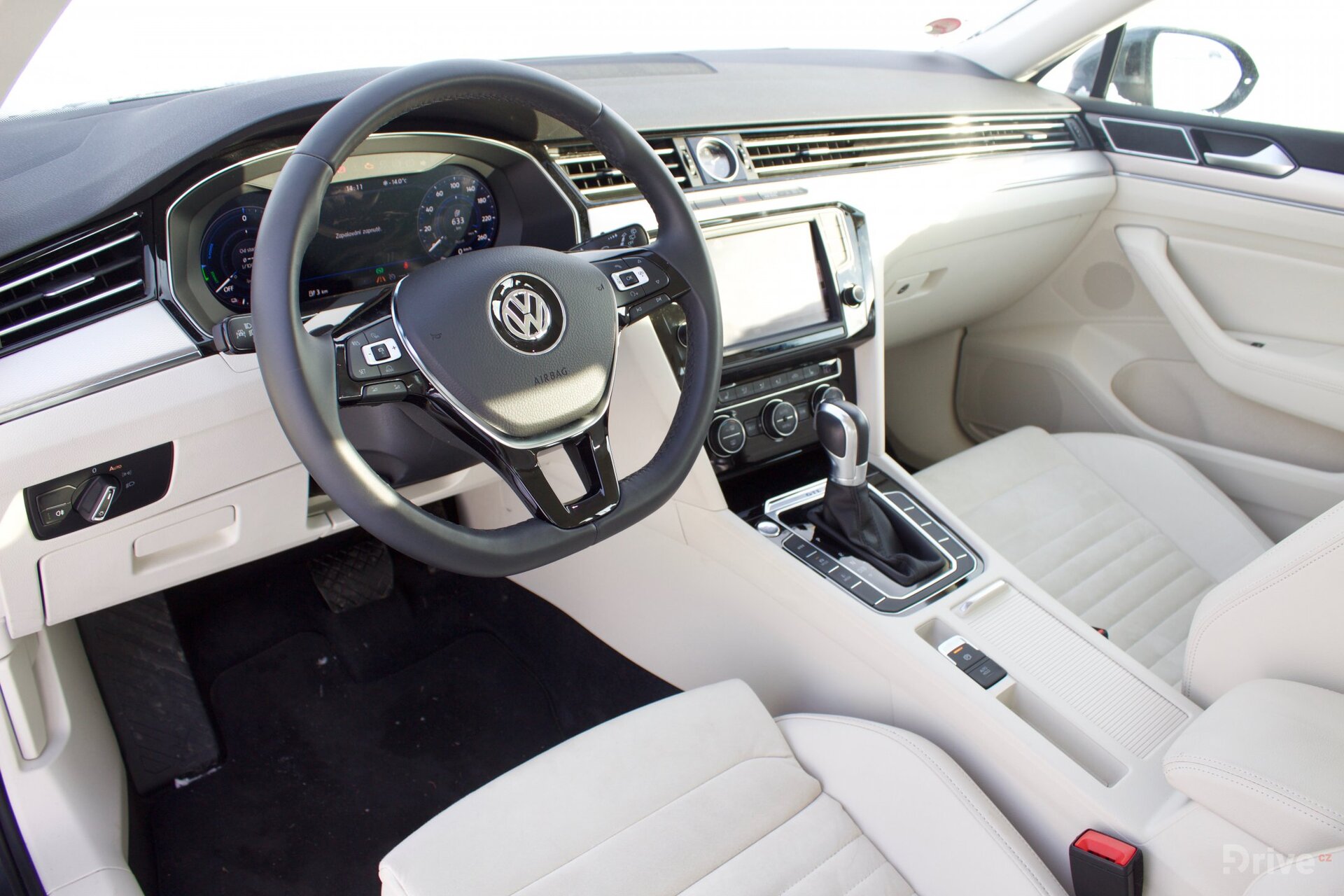 Volkswagen Passat GTE (2015)