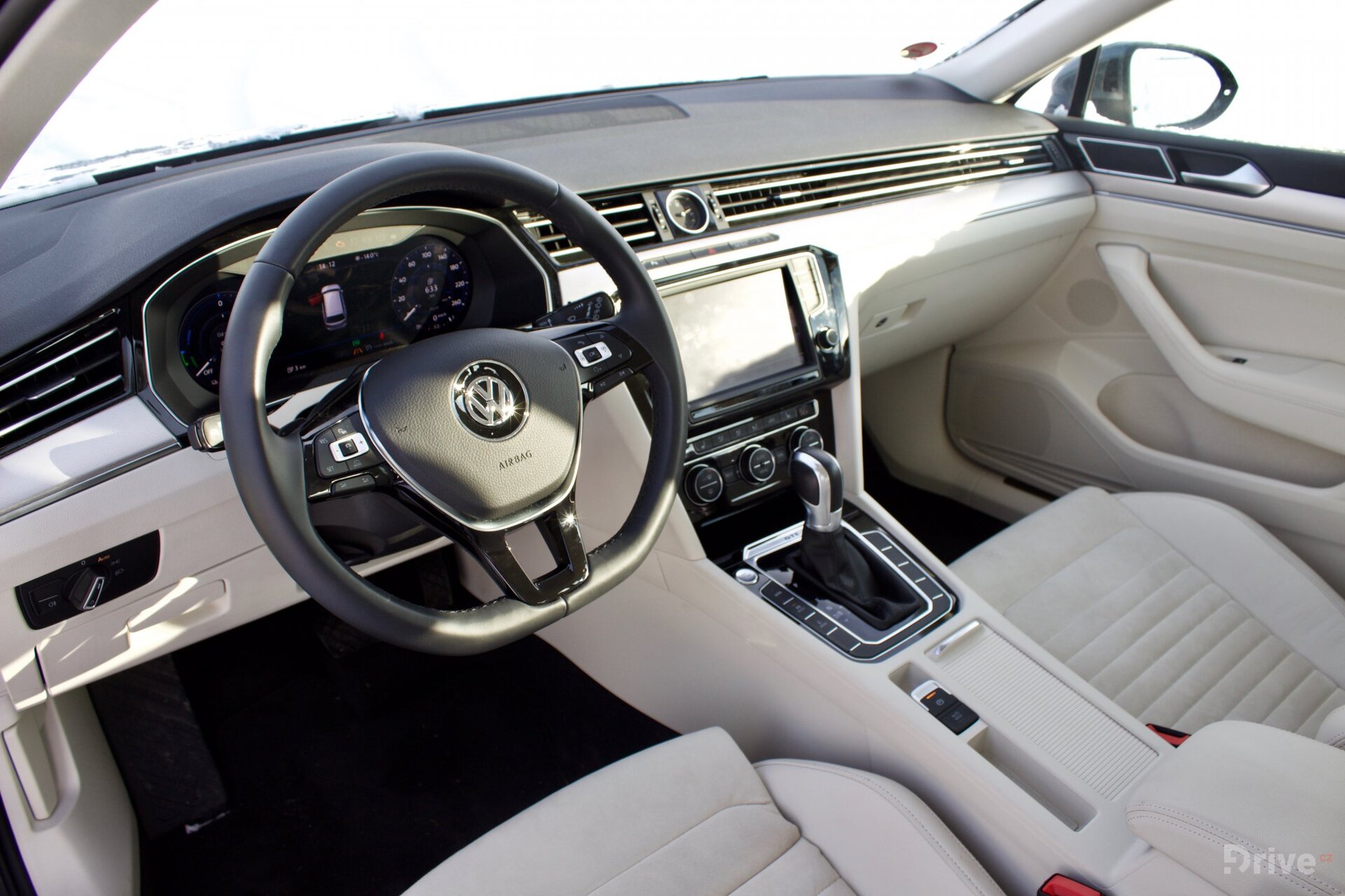 Volkswagen Passat GTE (2015)