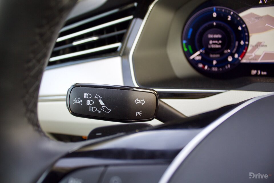 Volkswagen Passat GTE (2015)