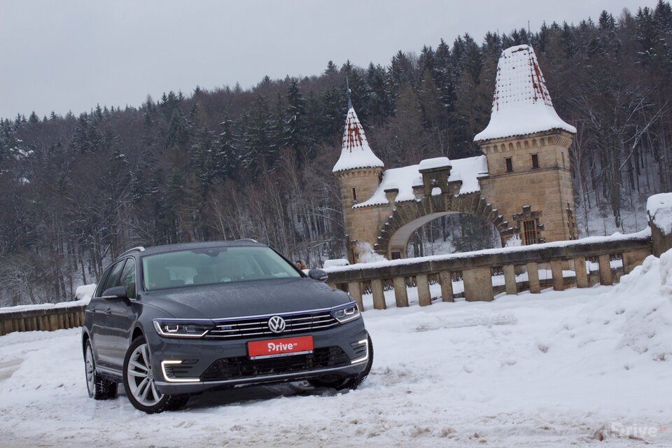 Volkswagen Passat GTE (2015)