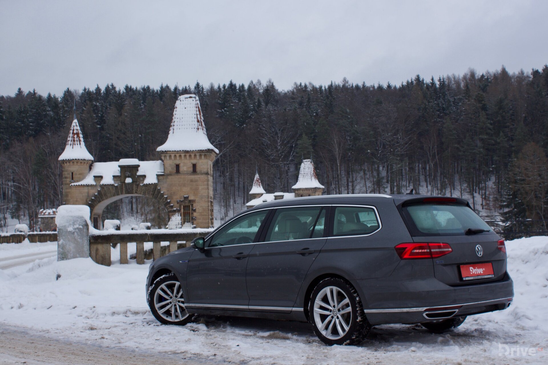 Volkswagen Passat GTE (2015)