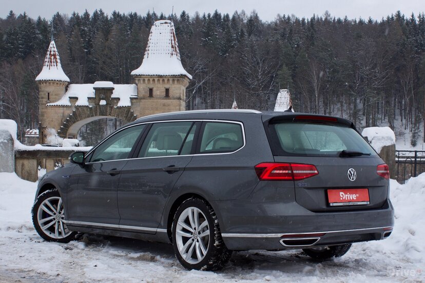 Volkswagen Passat GTE (2015)