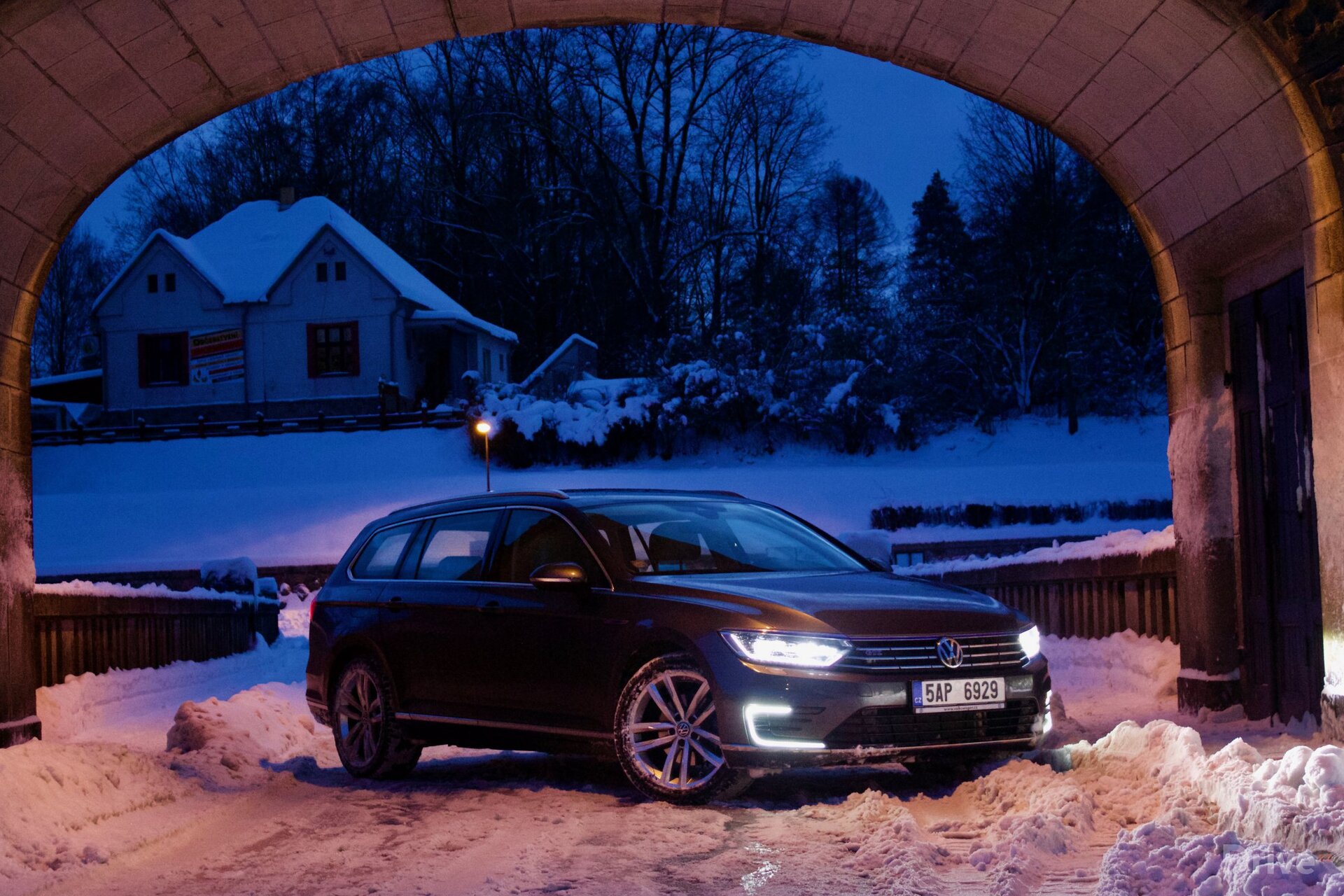 Volkswagen Passat GTE (2015)