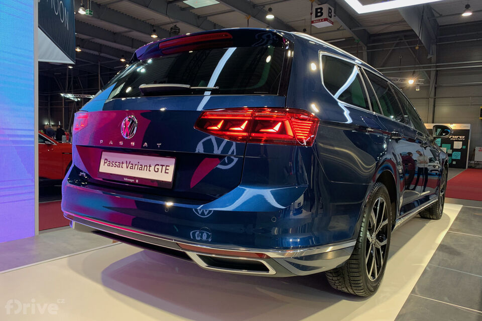 Volkswagen Passat GTE (2019)