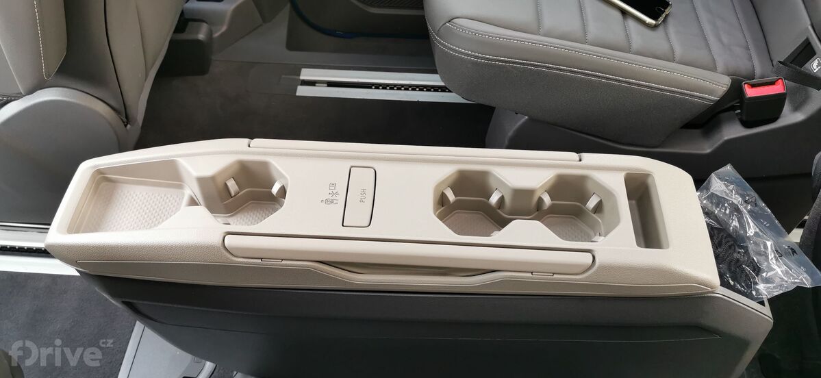 Volkswagen T7 Multivan (2021)