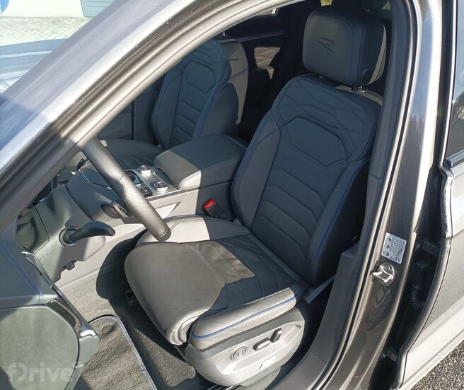 Volkswagen Touareg R (2020)