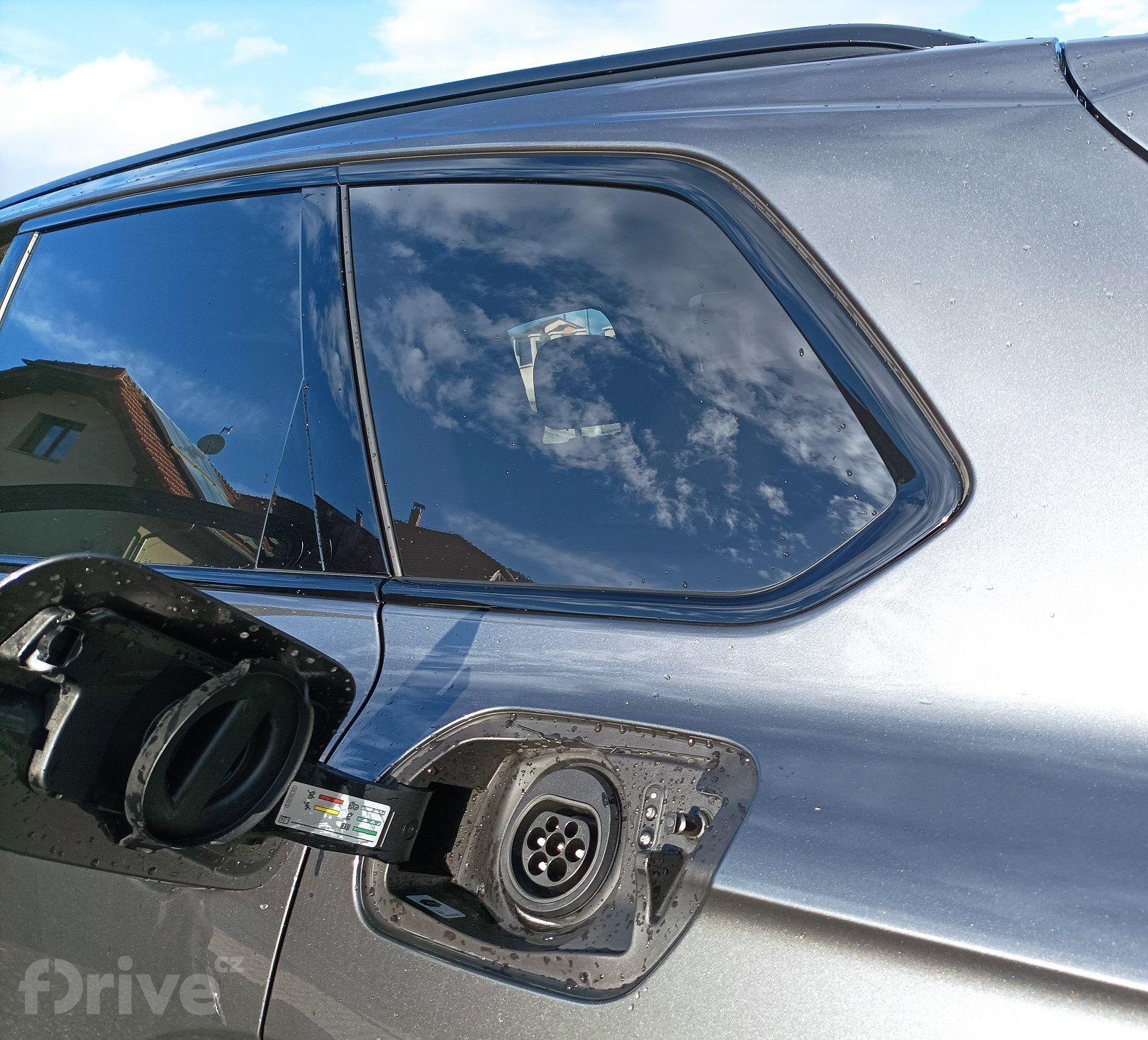 Volkswagen Touareg R (2020)