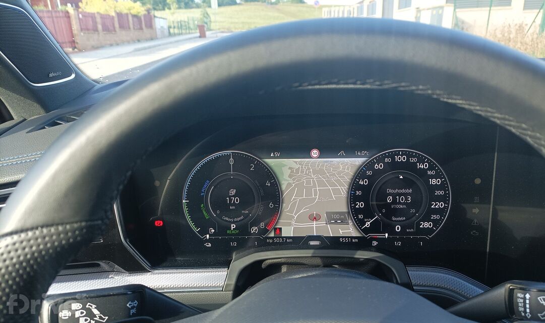 Volkswagen Touareg R (2020)