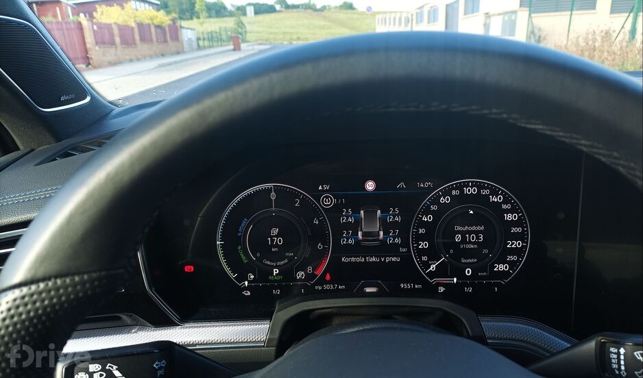 Volkswagen Touareg R (2020)