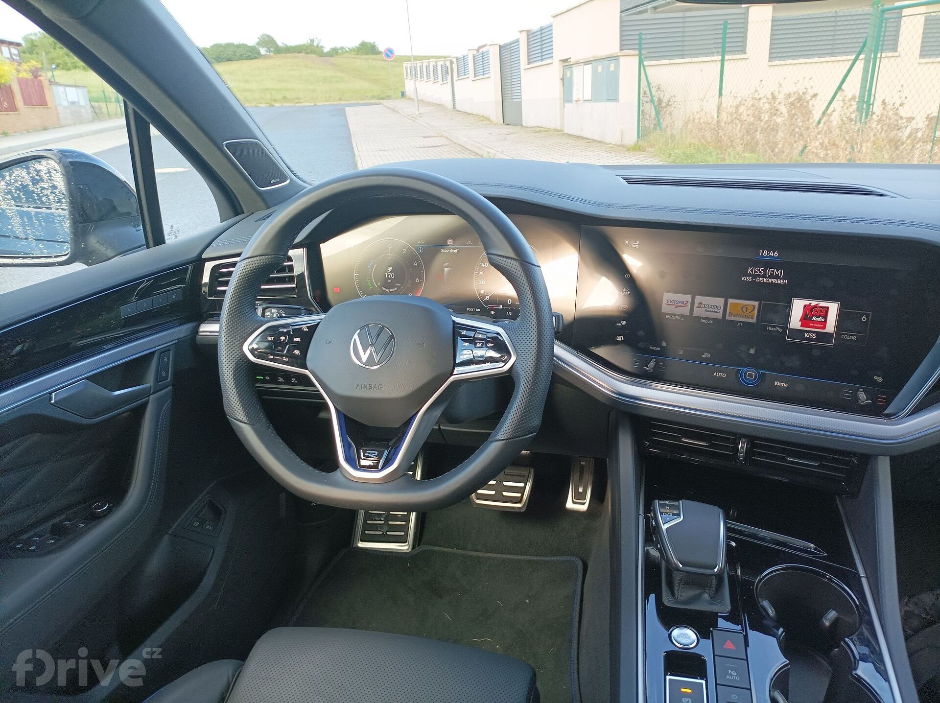 Volkswagen Touareg R (2020)