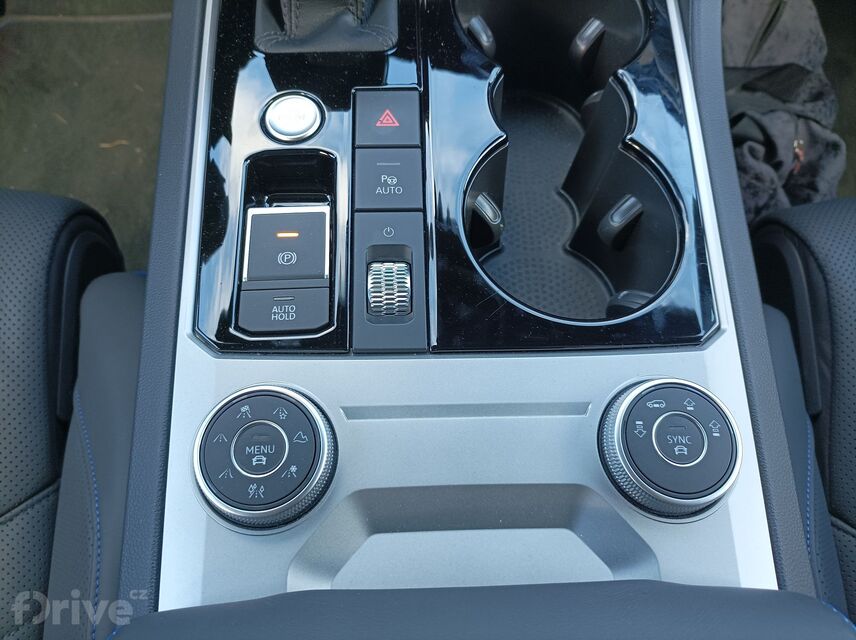 Volkswagen Touareg R (2020)