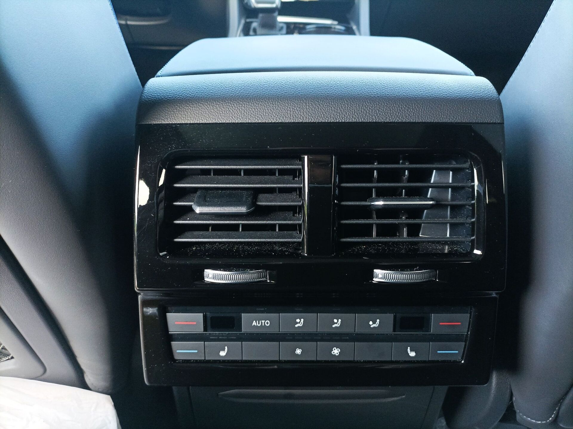 Volkswagen Touareg R (2020)