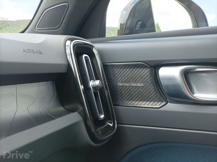 Volvo C40 Recharge P8