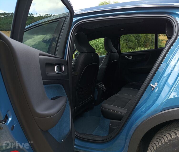 Volvo C40 Recharge P8