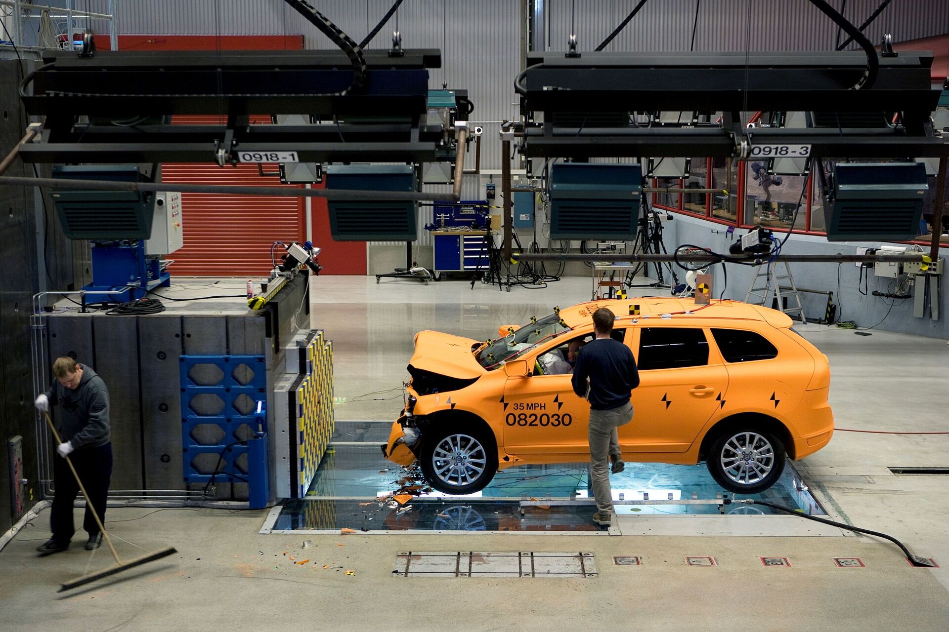 Volvo crash test laboratoř