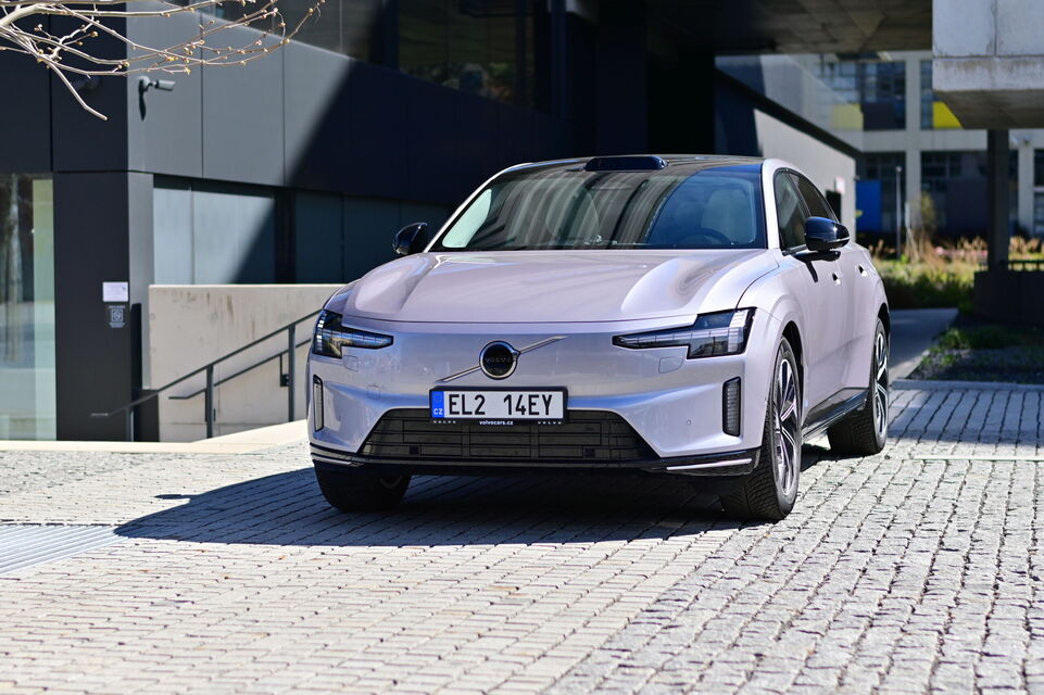 Volvo ES90