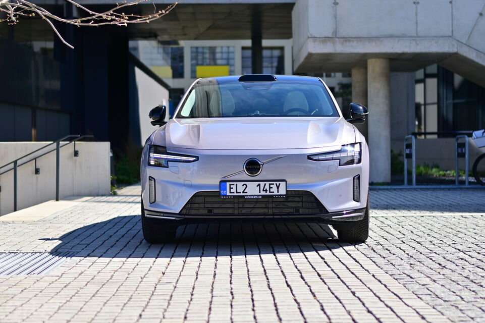 Volvo ES90