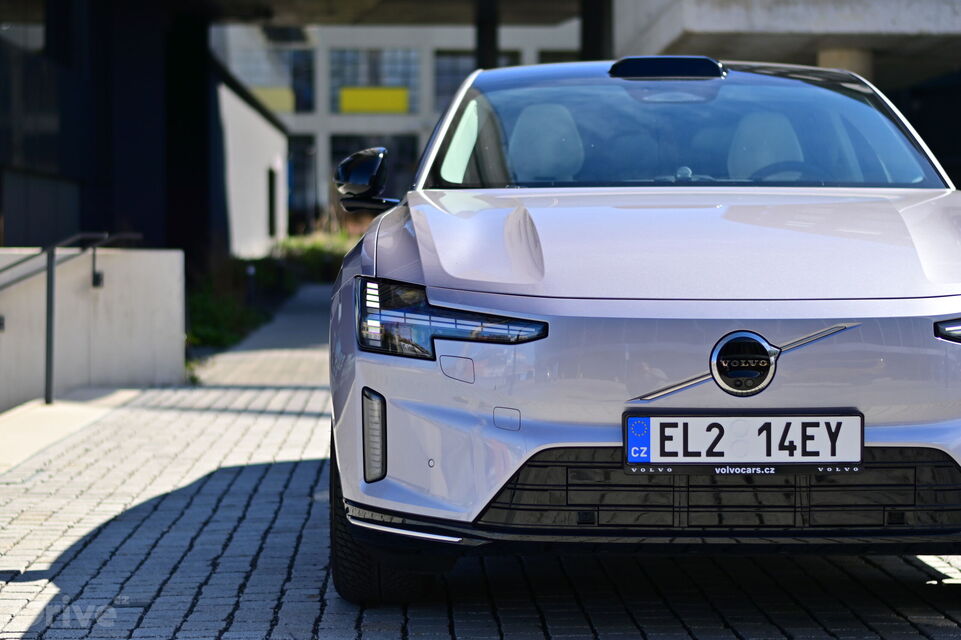 Volvo ES90