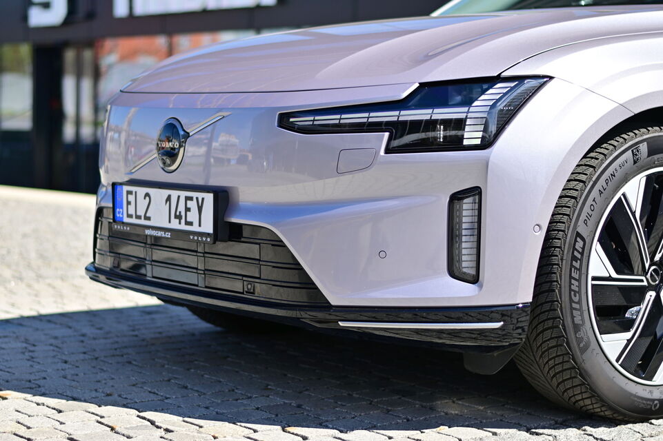 Volvo ES90