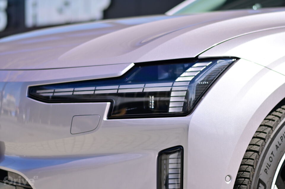 Volvo ES90