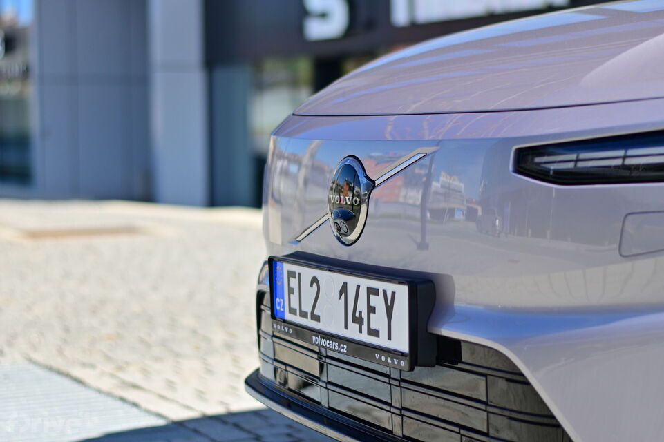Volvo ES90
