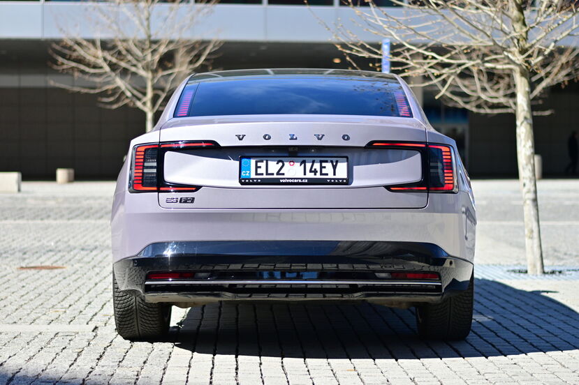 Volvo ES90