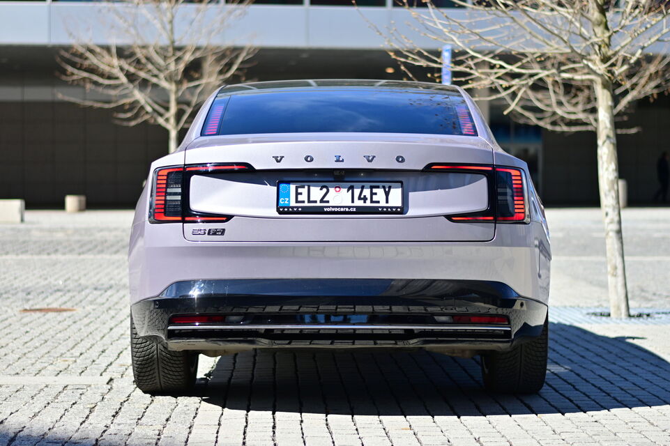 Volvo ES90