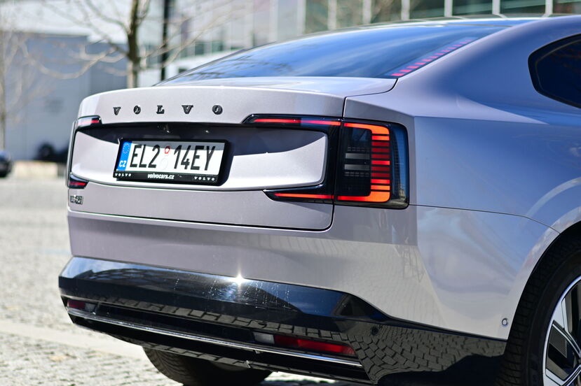 Volvo ES90
