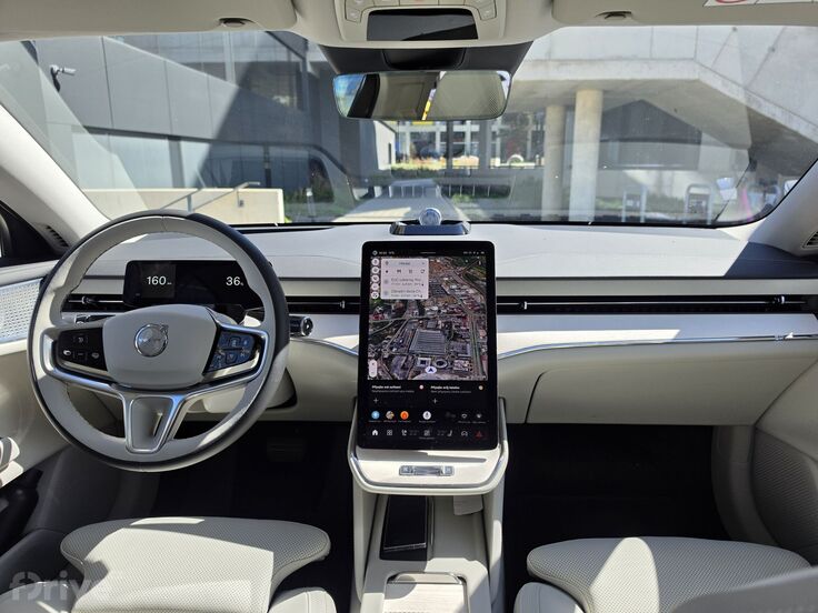 Volvo ES90