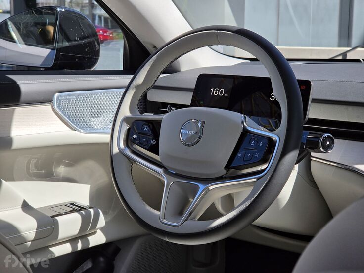 Volvo ES90