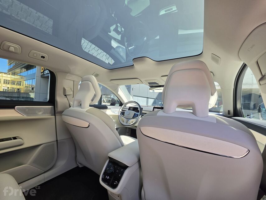 Volvo ES90