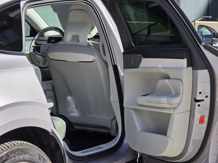 Volvo ES90