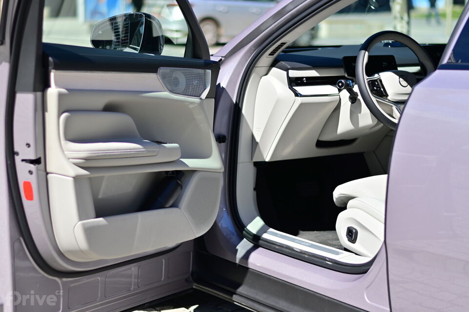 Volvo ES90