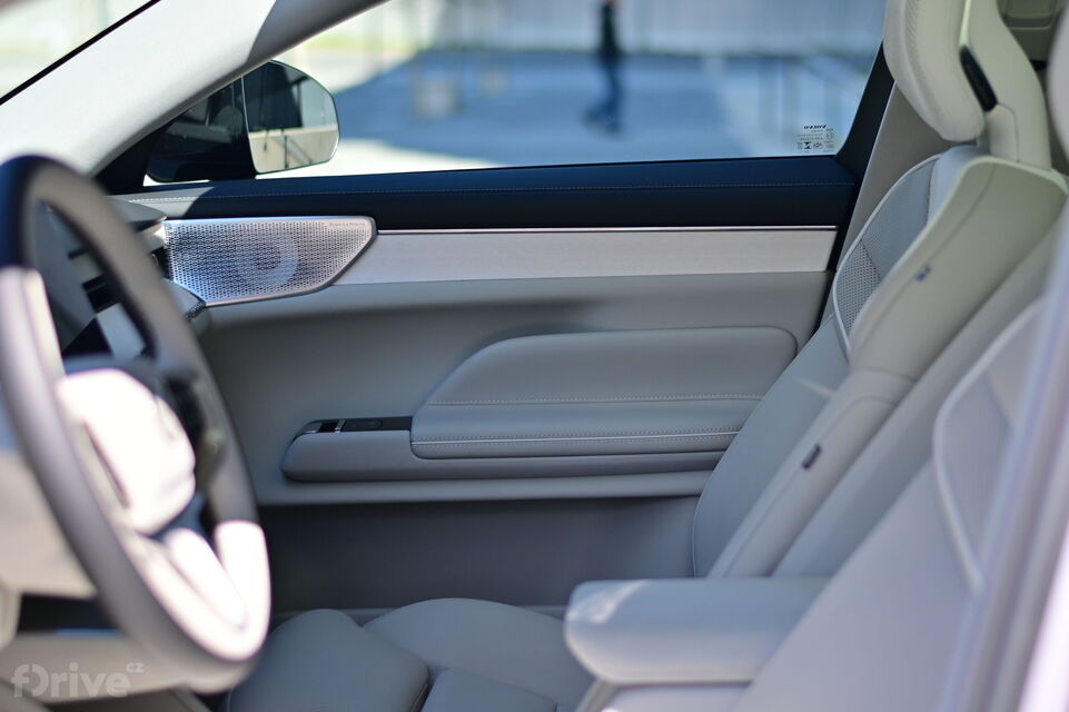 Volvo ES90