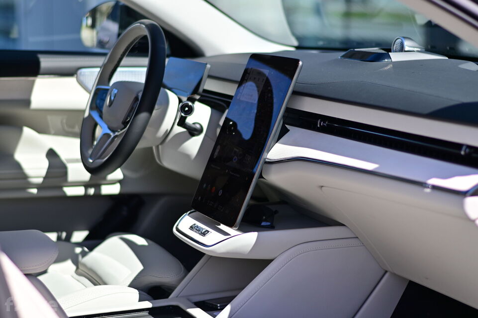 Volvo ES90
