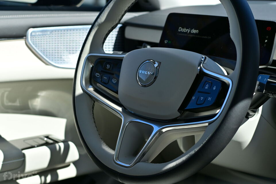 Volvo ES90